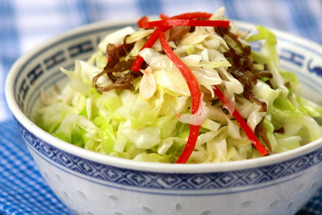 A ensalada de repolo é unha das opcións de prato do menú da dieta favorita.